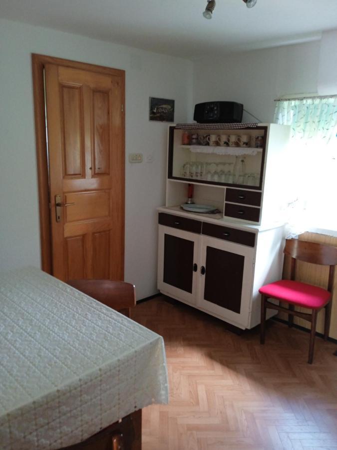 Villa Kuca Za Odmor Lesnica Brod na Kupi Esterno foto