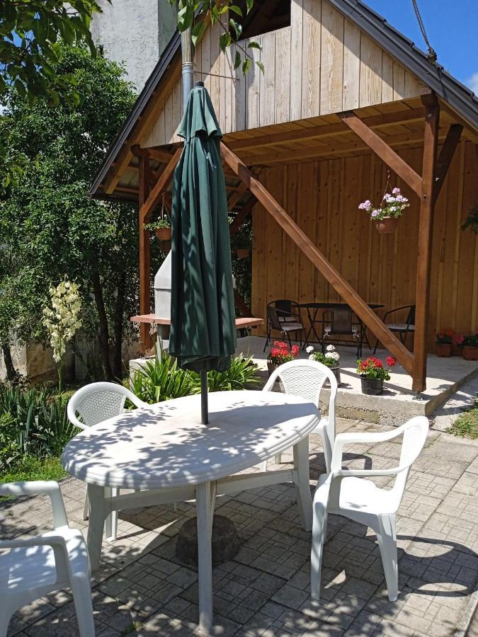 Villa Kuca Za Odmor Lesnica Brod na Kupi Esterno foto